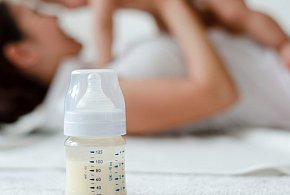 Groźna bakteria w mleku dla niemowląt. Nie podawaj dzieciom!-38387