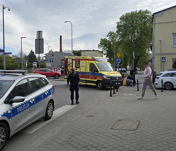 Rowerzysta nie ustąpił pierwszeństwa-43830