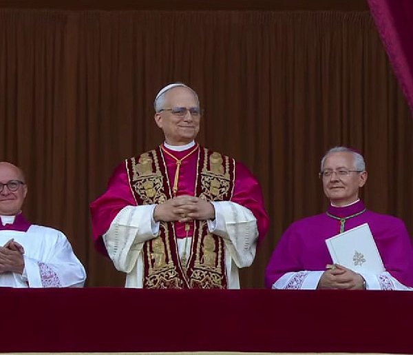 Nowy papież ukazał się światu. Takie przyjął imię!-43875