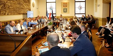 Uchwały i zmiany w budżecie przyjęte-44553