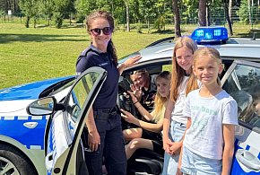 Wakacyjne spotkania policjantów z dziećmi-45230