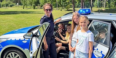 Wakacyjne spotkania policjantów z dziećmi-45230