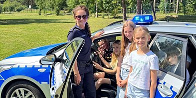 Wakacyjne spotkania policjantów z dziećmi-45230