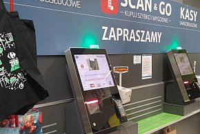 Gigant handlowy może opuścić kraj. Ma w Polsce 800 sklepów-45758