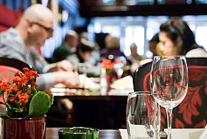 Posłowie chcą zmian w restauracjach. Gratis dla każdego gościa-45833