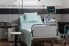 Lek wycofany z powodu zanieczyszczeń. W środku znaleziono fragmenty szkła-46342