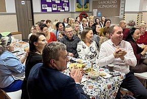 Nowe kontynuatorki haftu czepcowego-46409