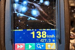 138 km/h w terenie zabudowanym. Policja zatrzymała dwóch piratów drogowych-47124