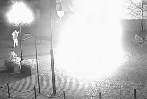 Niebezpieczna zabawa fajerwerkami w centrum Wejherowa-47230