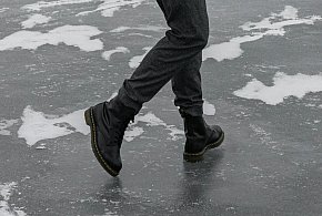 Wchodząc na zamarznięty zbiornik, zawsze ryzykujesz zdrowiem i życiem-47257