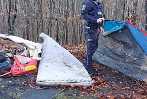 Gdy temperatura spada poniżej zera. Straż Miejska wspiera osoby bezdomne-47335