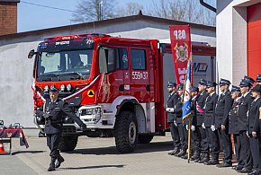 Nowy wóz wzmocni bezpieczeństwo mieszkańców w Łęczycach