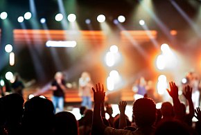 Dwa różne światy, jedna scena. Rumia zaprasza na wyjątkowy koncert