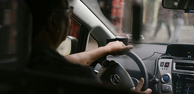 „Łapki na kierownicę”. Kierowcy pod lupą przez cały marzec