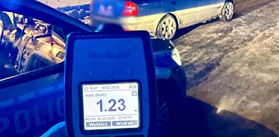 Pracował od kilku godzin i przewoził pasażerów. Był kompletnie pijany