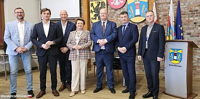 Inwestycja przyspiesza, drogi nie nadążają. Spotkanie w Choczewie