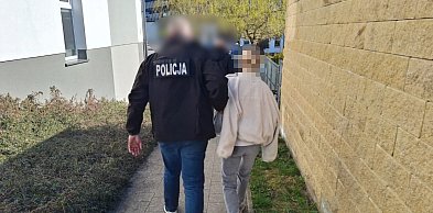 Desperacka ucieczka przed policją do szafy