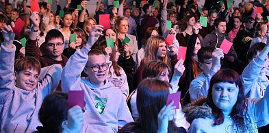 Międzypokoleniowa siła słów – debata o mowie nienawiści