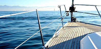 Stal nierdzewna na jachcie — dlaczego gatunek materiału ma znaczenie?