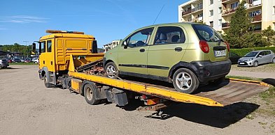 Blokowały parkingi i straszyły na ulicach