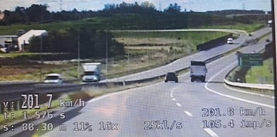 Ponad 200 km/h na liczniku-45839