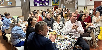 Nowe kontynuatorki haftu czepcowego-46409