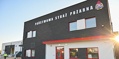 Wieża do ćwiczeń i wielofunkcyjne boisko - nowa siedziba JRG Rumia-46496