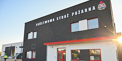 Wieża do ćwiczeń i wielofunkcyjne boisko - nowa siedzib-46496