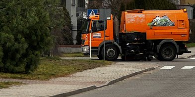 Ulice i chodniki w Redzie utrzymywane w czystości-47242