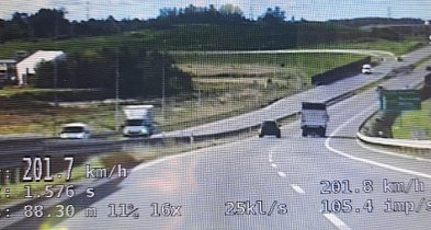 Ponad 200 km/h na liczniku-45839