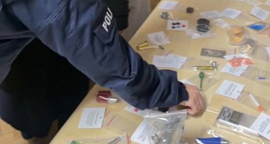Edukacja antynarkotykowa wśród rodziców. Pokazano walizkę Drugs Stop-47085