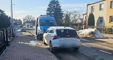 Kolizja rowerzystki i auta w Redzie