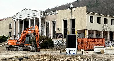 Hotel Murat znika z krajobrazu Redy