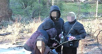 Wielkanoc wymknęła się spod kontroli? Młodzi pili w parku