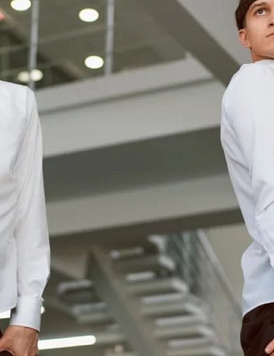 Ekskluzywna odzież firmowa – jak połączyć prestiż marki z haftem i nadrukiem?-46212