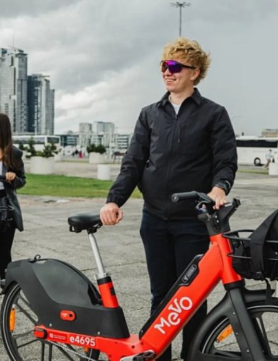 Dynamiczna jesień rowerów MEVO-46589