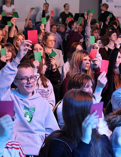 Międzypokoleniowa siła słów – debata o mowie nienawiści