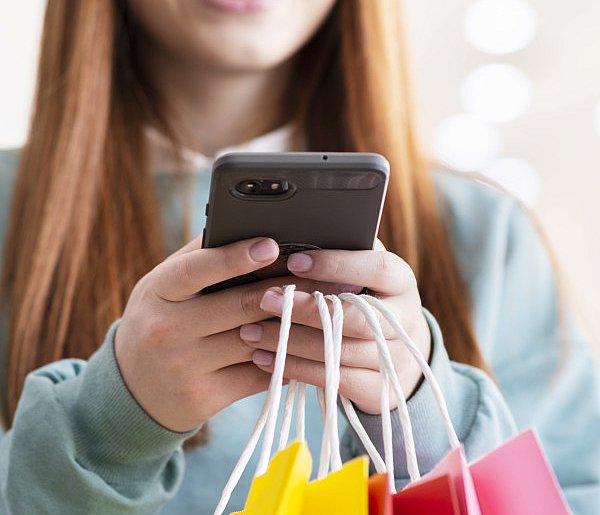 Zalando i Temu podpadły urzędowi. Klienci byli wprowadzani w błąd-47455