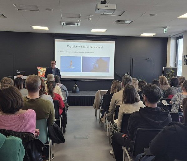 Internet pod lupą rodziców