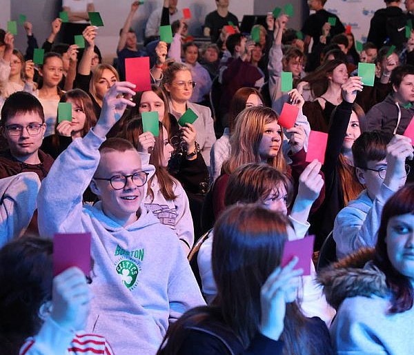 Międzypokoleniowa siła słów – debata o mowie nienawiści