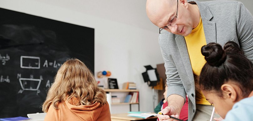 Jak Reda wspiera nauczycieli? Szczegóły dofinansowania na 2026 rok