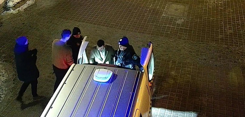 Butelka rzucona w stronę ratusza w Wejherowie. Interwencja Straży Miejskiej