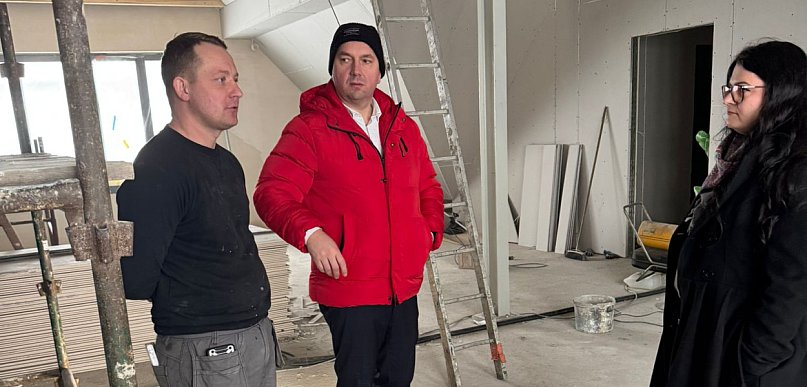 Prace na ostatniej prostej w Centrum Artystycznym