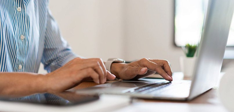 Komu przysługuje dodatek stażowy?