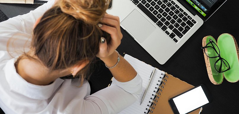 Zainstalowała aplikację i straciła 110 tys. zł. Oszustwo „na inwestycję”