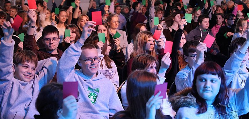 Międzypokoleniowa siła słów – debata o mowie nienawiści