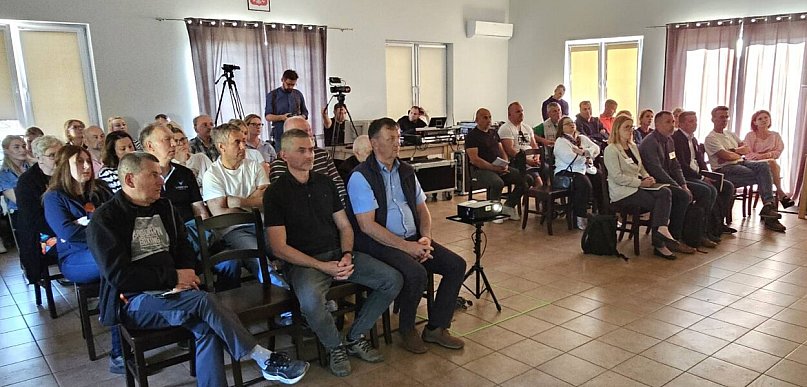 Burzliwe spotkanie w Słajszewie. Pytali o dojazd na plażę i stan dróg