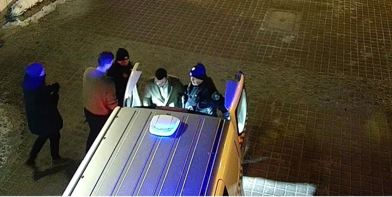 Butelka rzucona w stronę ratusza w Wejherowie. Interwencja Straży Miejskiej