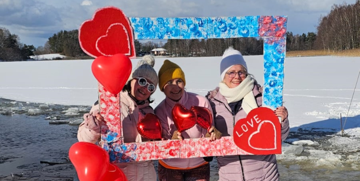 Zimna woda, gorąca atmosfera – walentynkowe morsowanie w Kamieniu