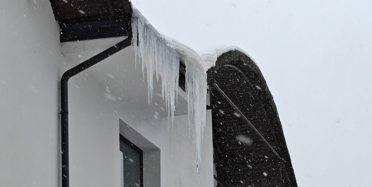 Mandat do 500 zł za nieusunięcie sopli – Straż Miejska ostrzega